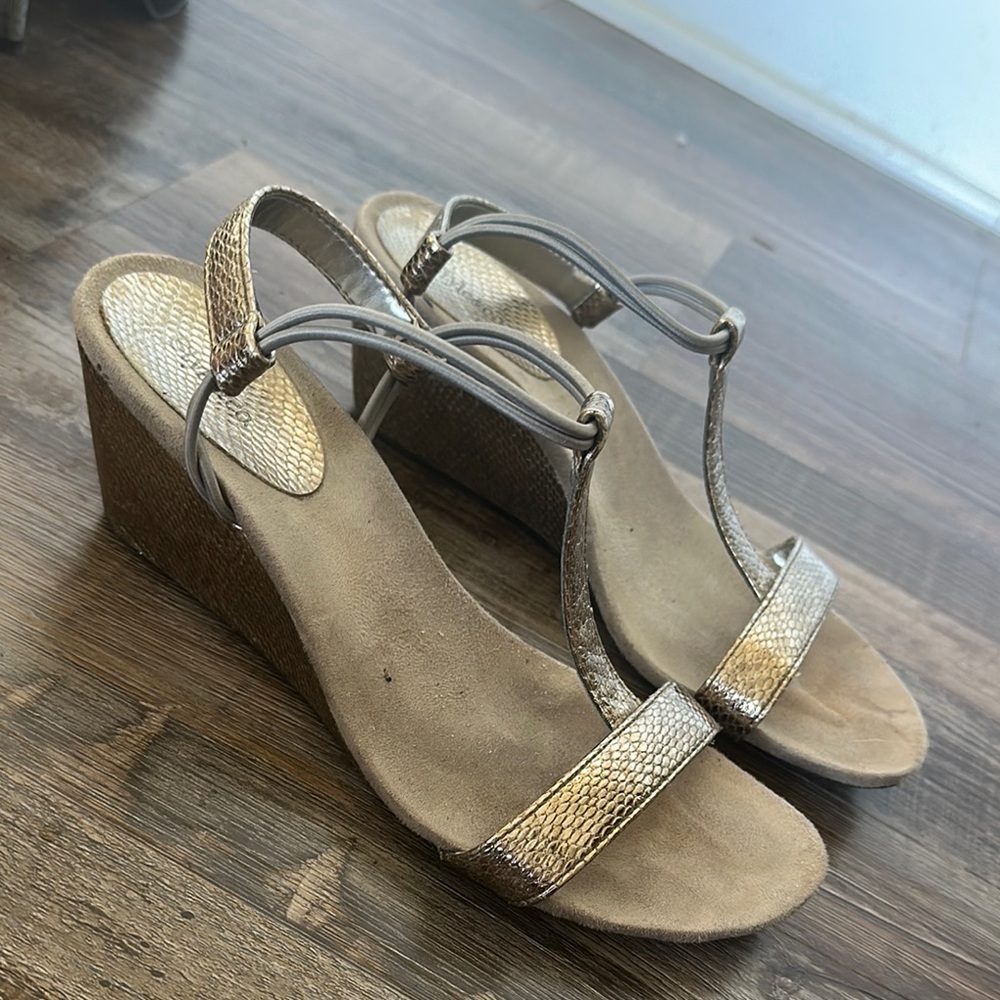 Elegant Gold Wedge Sandals